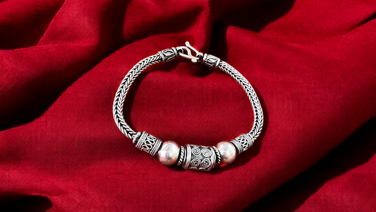 Elegant Handcrafted Thai Silver Bracelet – Timeless Artisan Design